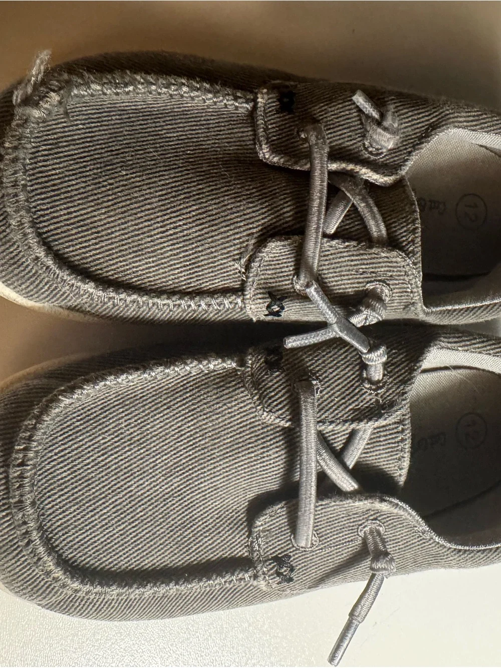 Cat & Jack Kids Gray Canvas Moccasin Shoes sz 12